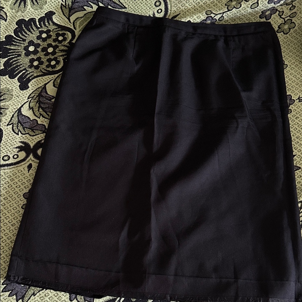 Elegant Black Women's Skirt by Jones New York